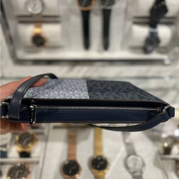 Michael Kors Jet Set Travel SM Top zip Crossbody Bag. ( Navy Multi ) New - Picture 7 of 16